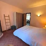Avec Piscine Et Vue A 700 M De La *