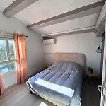 Avec Piscine Et Vue A 700 M De La *