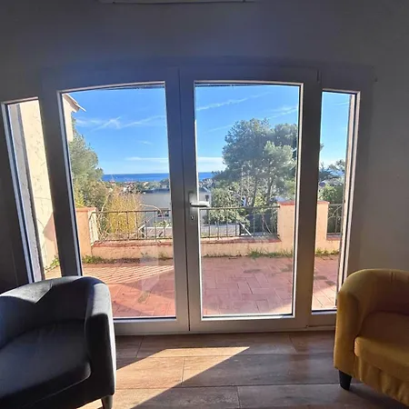 Villa Avec Piscine Et Vue à 700 M De La *
